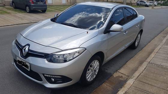 RENAULT FLUENCE 2.0 DYNAMIQUE PLUS 16V FLEX 4P AUTOMÁTICO RENAULT FLUENCE 2.0 DYNAMIQUE PLUS 16V FLEX 4P AUTOMÁTICO